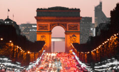 Les meilleures destinations pour une soirée en limousine à Paris